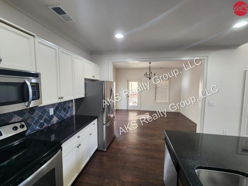 4613 Riverview Dr - Photo 6 of 20