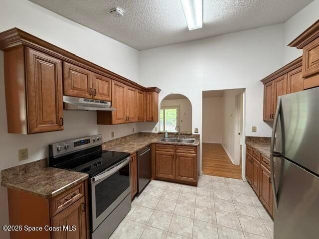 2408 Devonswood Rd - Photo 2 of 18