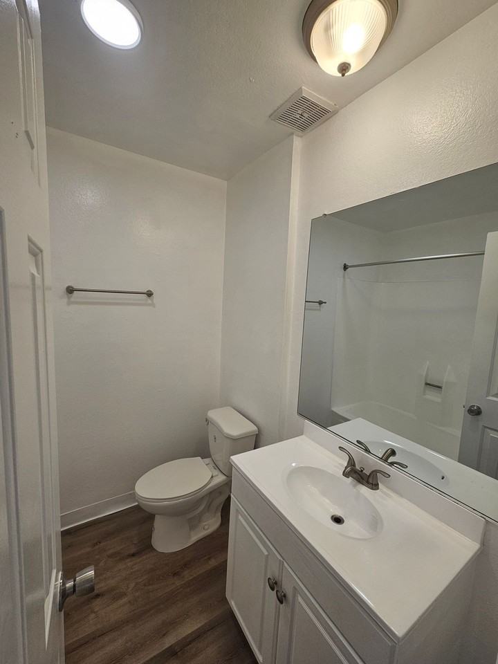 Welcome to Sherman West Apartments !!! - Photo 6 of 19