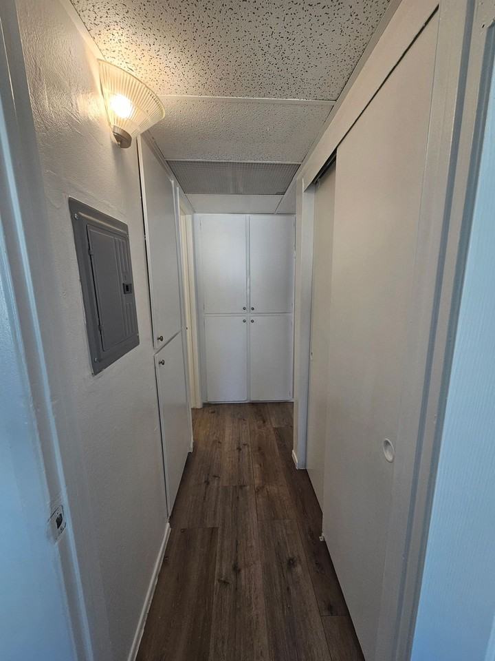 Welcome to Sherman West Apartments !!! - Photo 7 of 19