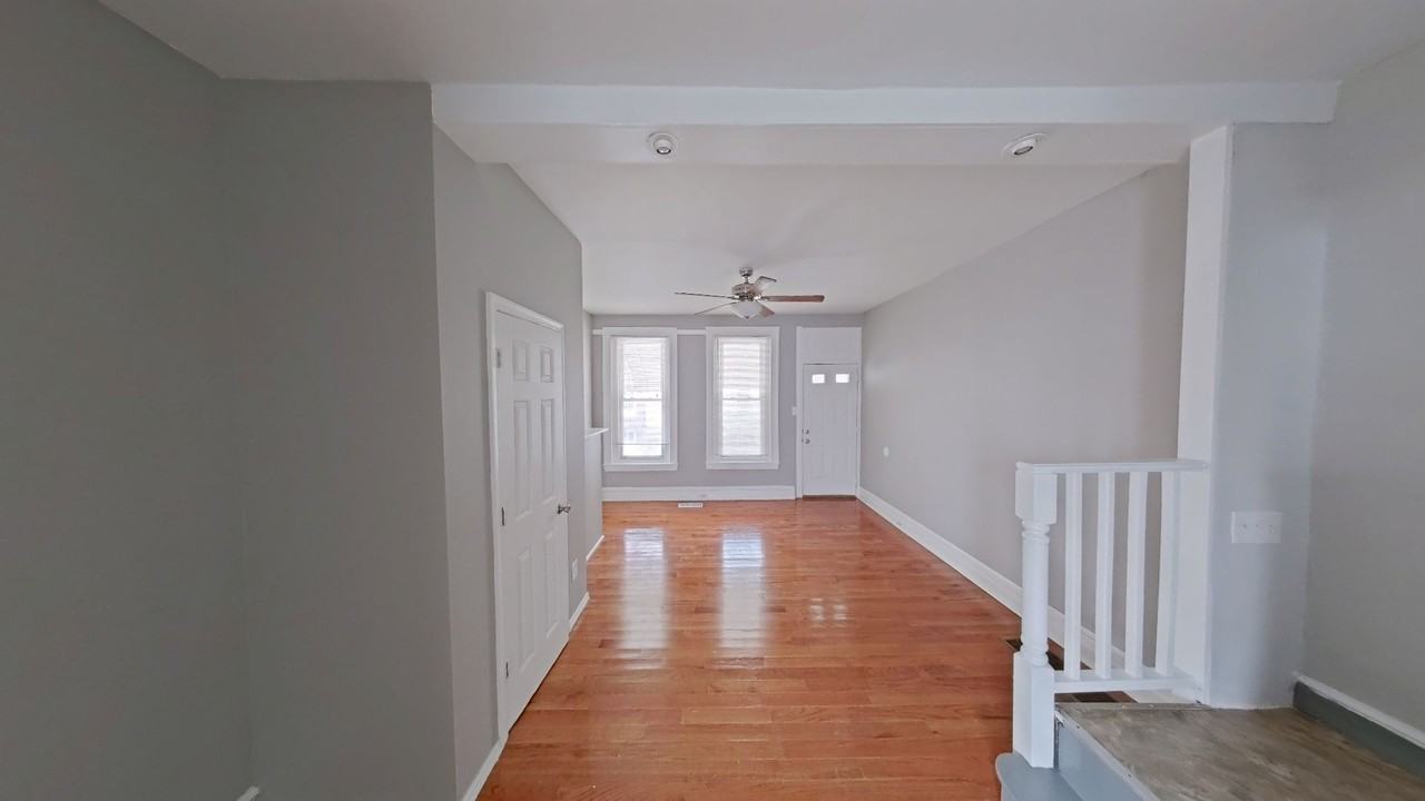 2255 N Cleveland St - Photo 3 of 9