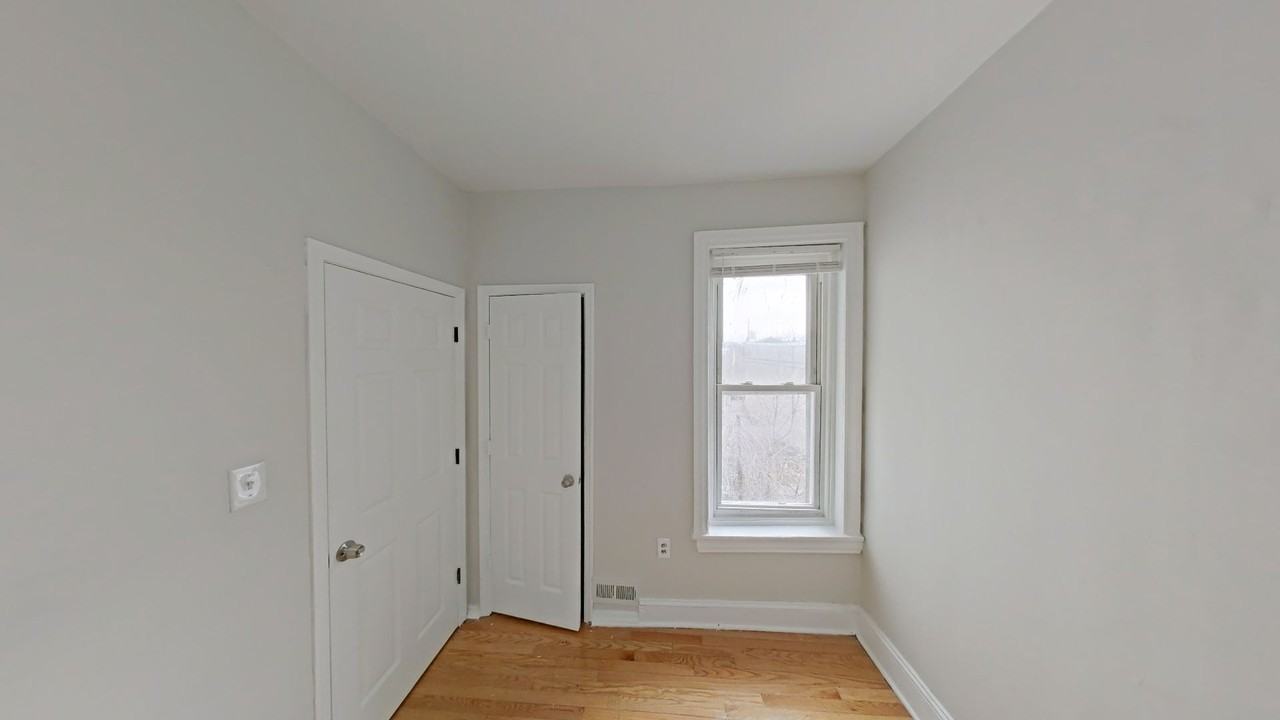 2255 N Cleveland St - Photo 5 of 9