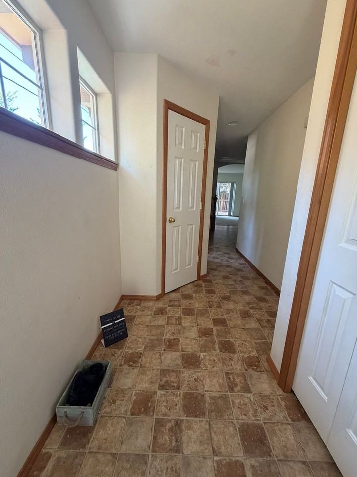1302 Sw Wright St - Photo 3 of 23