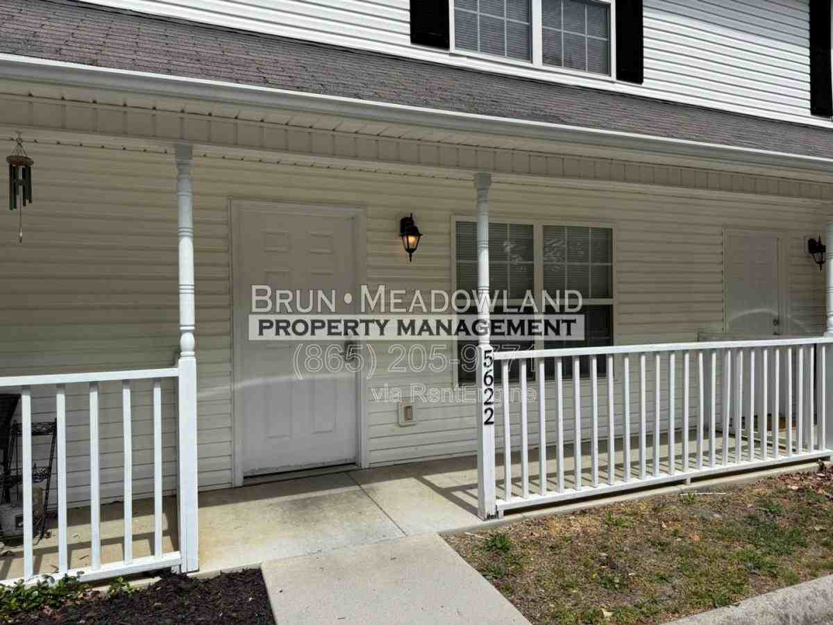 5622 Boxwood Garden Way - Photo 3 of 10