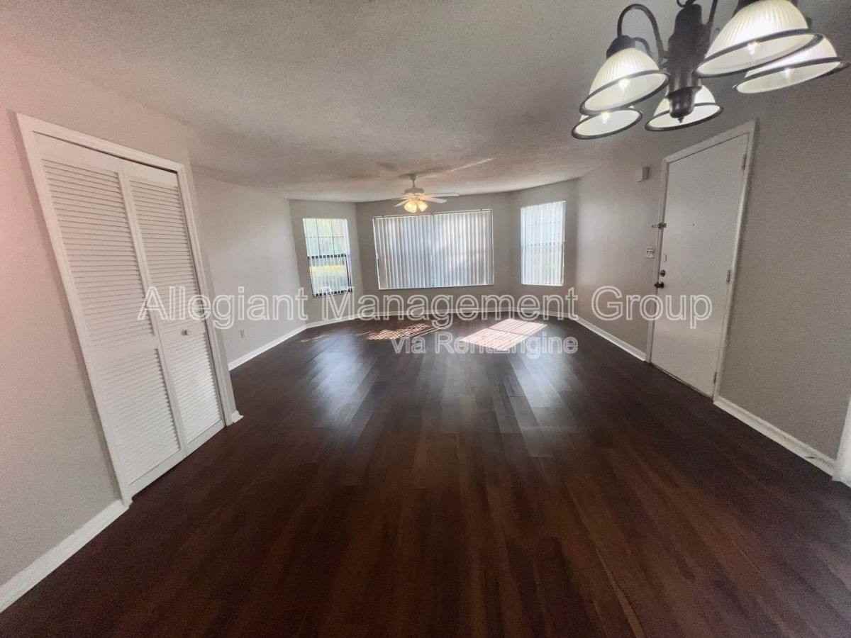 2807 Rio Grande Trl - Photo 4 of 10