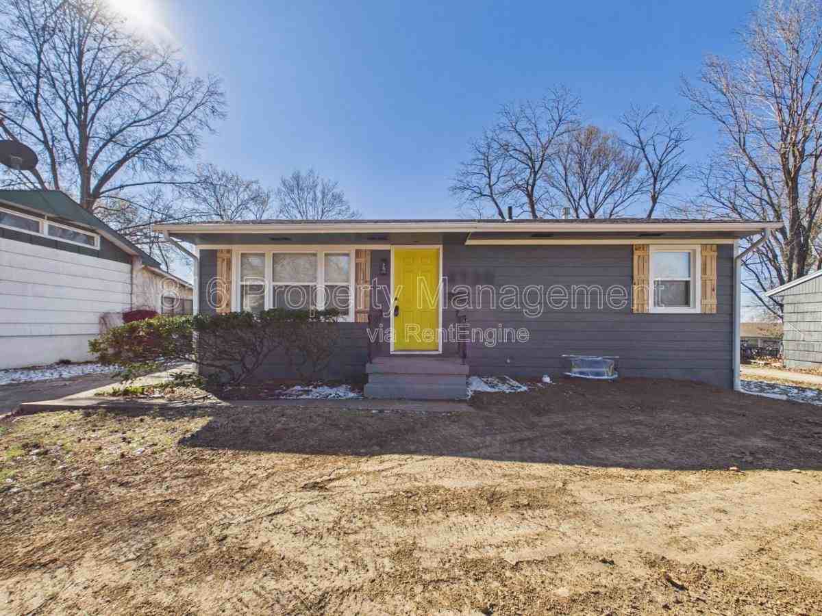 4730 Richmond Ave - Photo 3 of 10