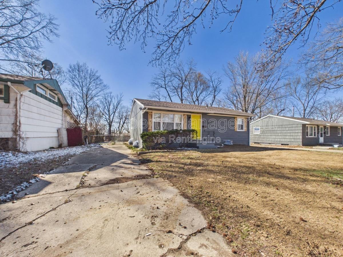 4730 Richmond Ave - Photo 2 of 10