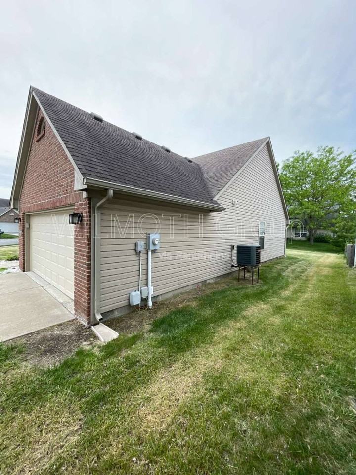 11212 Boston Way - Photo 2 of 10