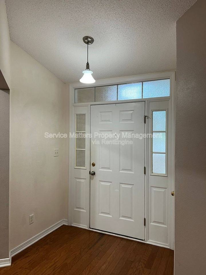 6875 Cedar Ridge Cir - Photo 3 of 10