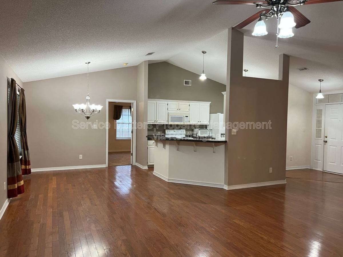 6875 Cedar Ridge Cir - Photo 6 of 10