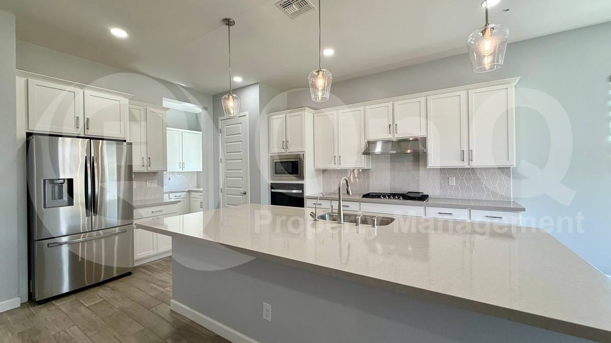 22888 E Nightingale Rd - Photo 3 of 10