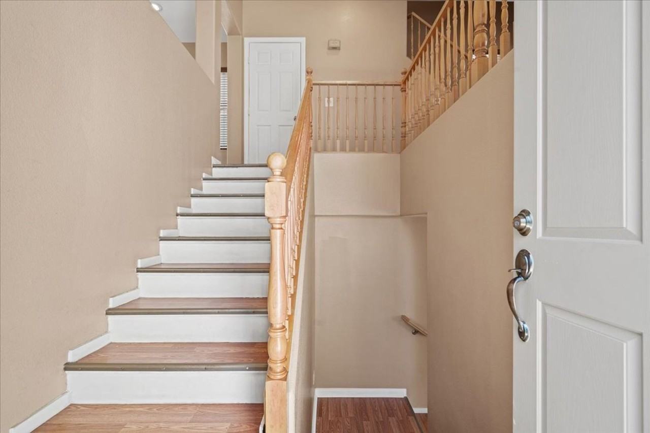 9520 Color Rock Ct - Photo 4 of 25