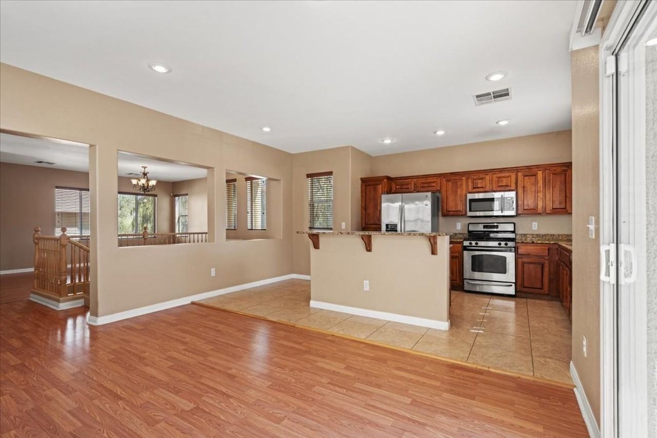 9520 Color Rock Ct - Photo 5 of 25