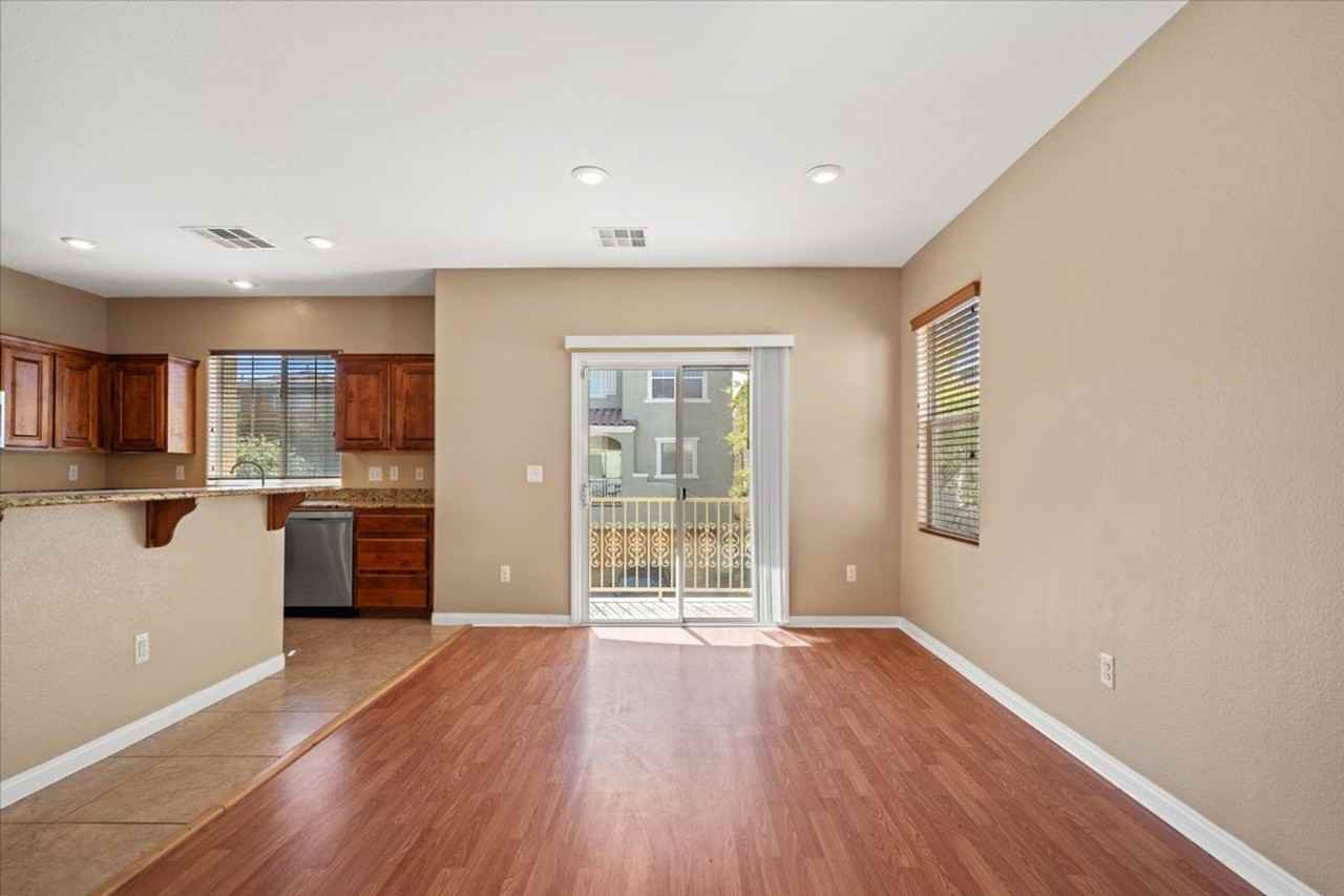 9520 Color Rock Ct - Photo 7 of 25