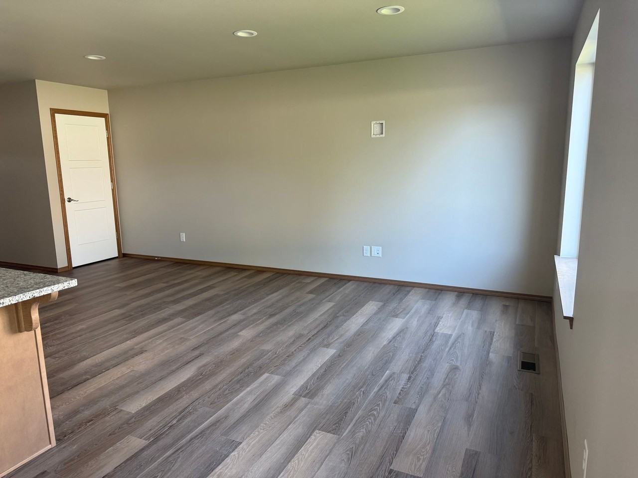 609 / 611 - Duplex Lot 52 - Photo 4 of 17