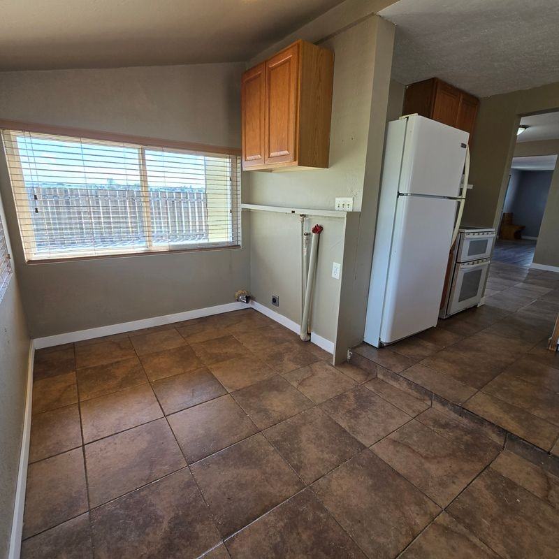 732 S Colorado Ave - Photo 5 of 16