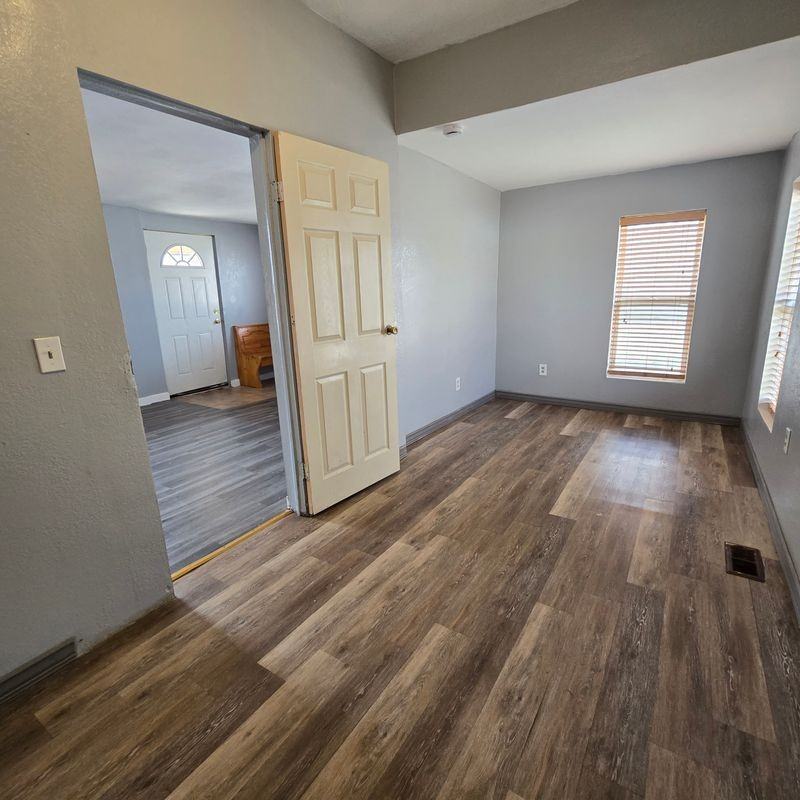 732 S Colorado Ave - Photo 7 of 16