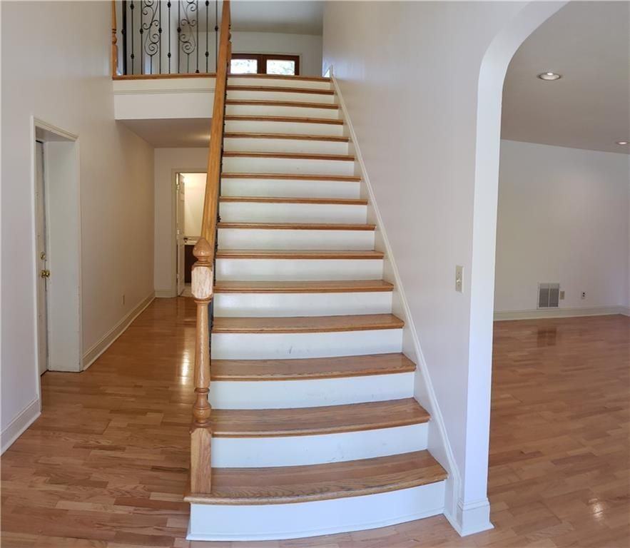 3662 Rock Springs Dr Sw - Photo 5 of 39