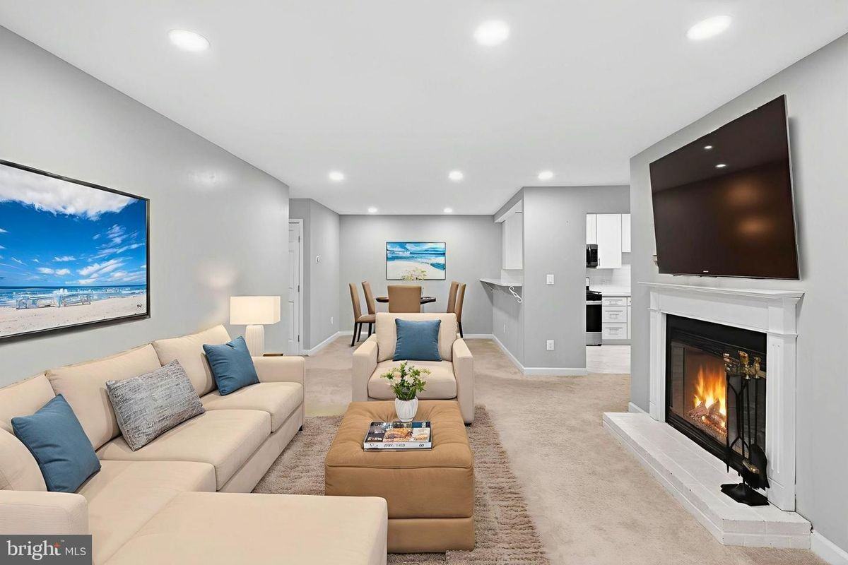 10114 Oakton Terrace Rd - Photo 2 of 9