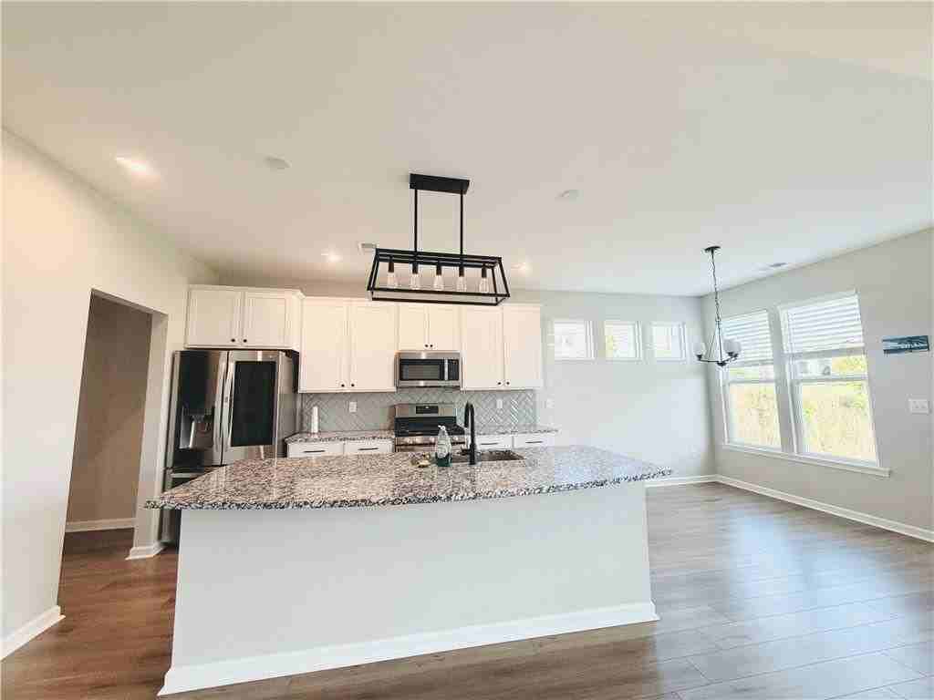 607 Michigan Cir - Photo 5 of 27
