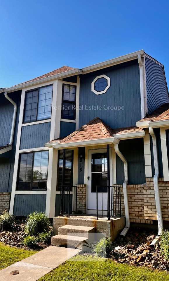 918 London Green Way - Photo 2 of 15