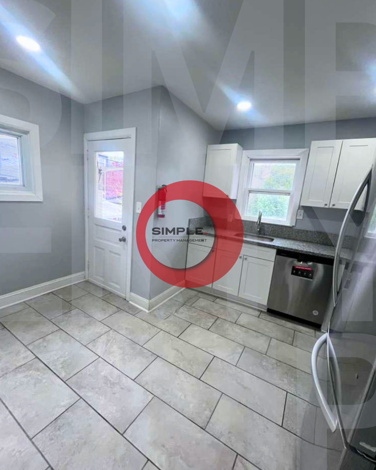 1566 Haak St - Photo 3 of 29