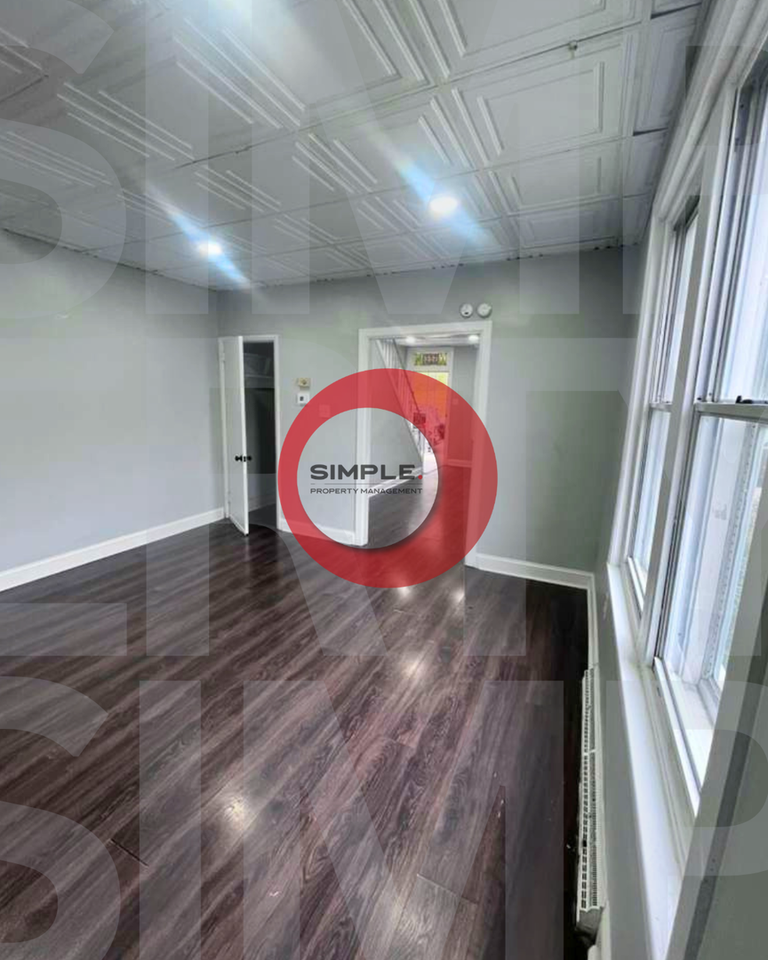 1566 Haak St - Photo 5 of 29