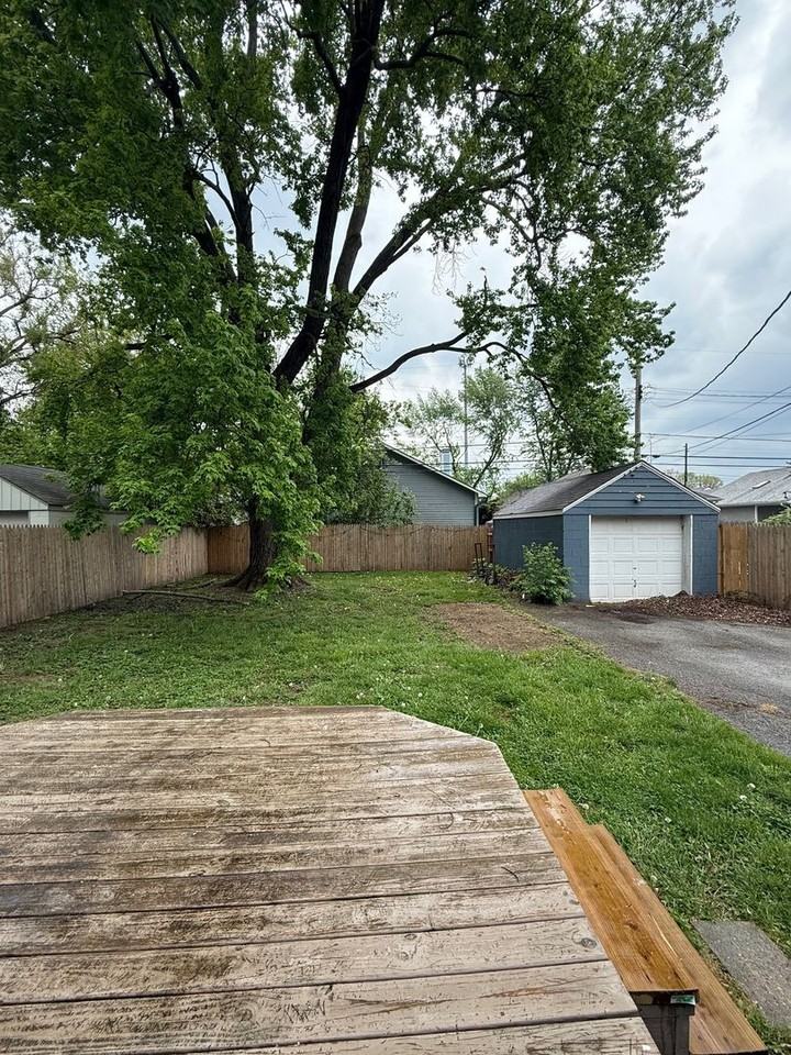 2631 Northview Ave - Photo 2 of 11