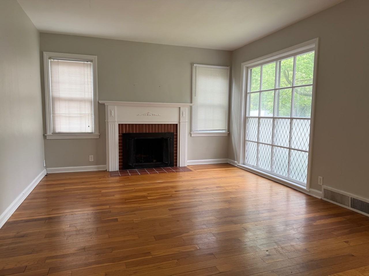 2631 Northview Ave - Photo 3 of 11