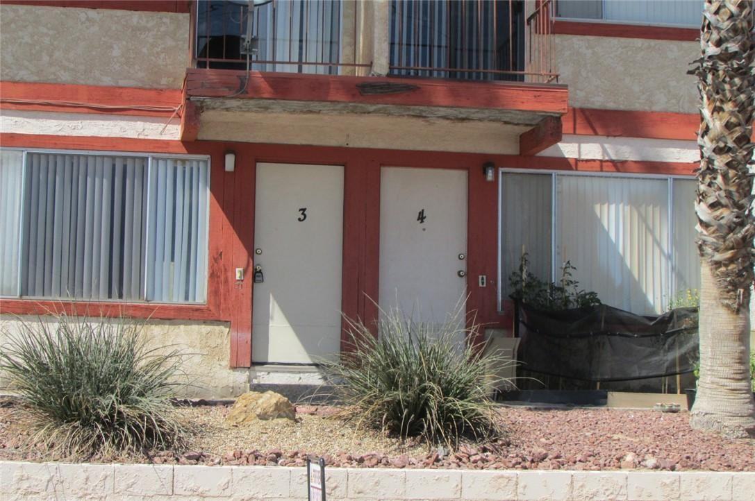 1085 Chaparral Dr - Photo 2 of 13