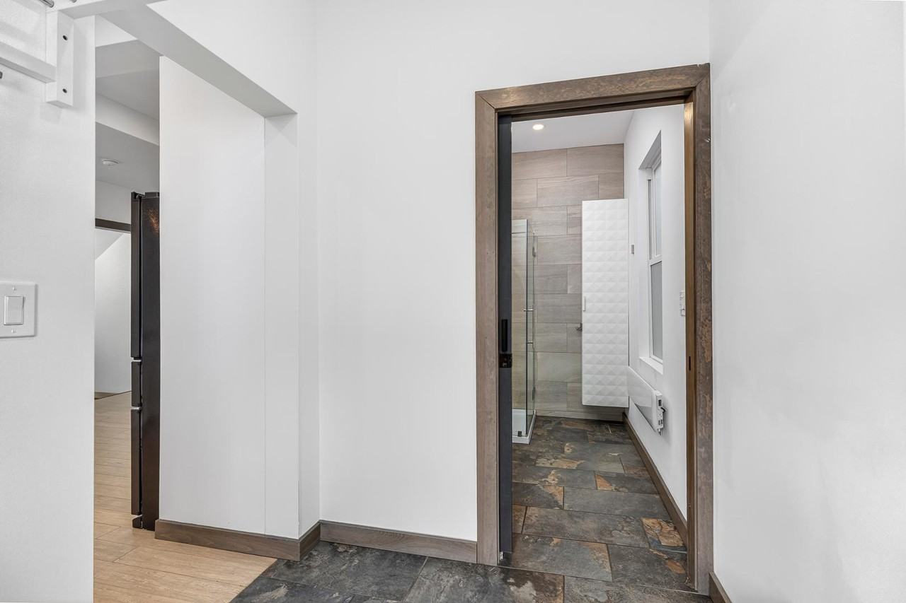 87 Newbury St - Photo 5 of 50