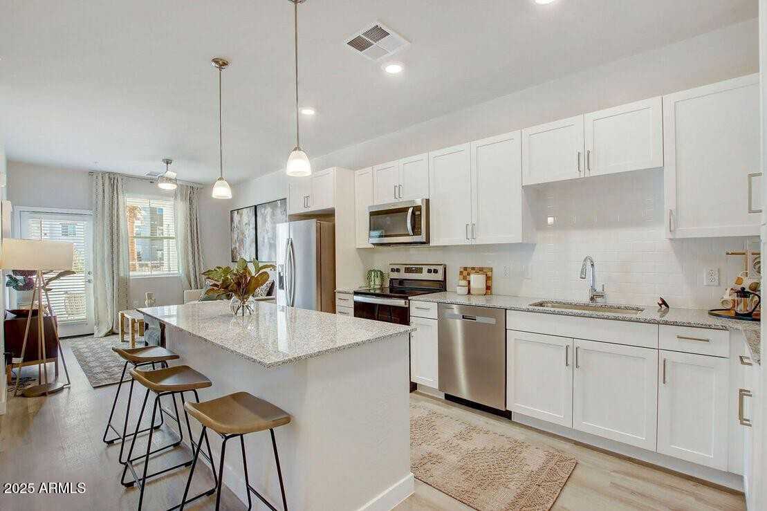 28201 N Black Canyon Hwy #3 - Photo 4 of 20