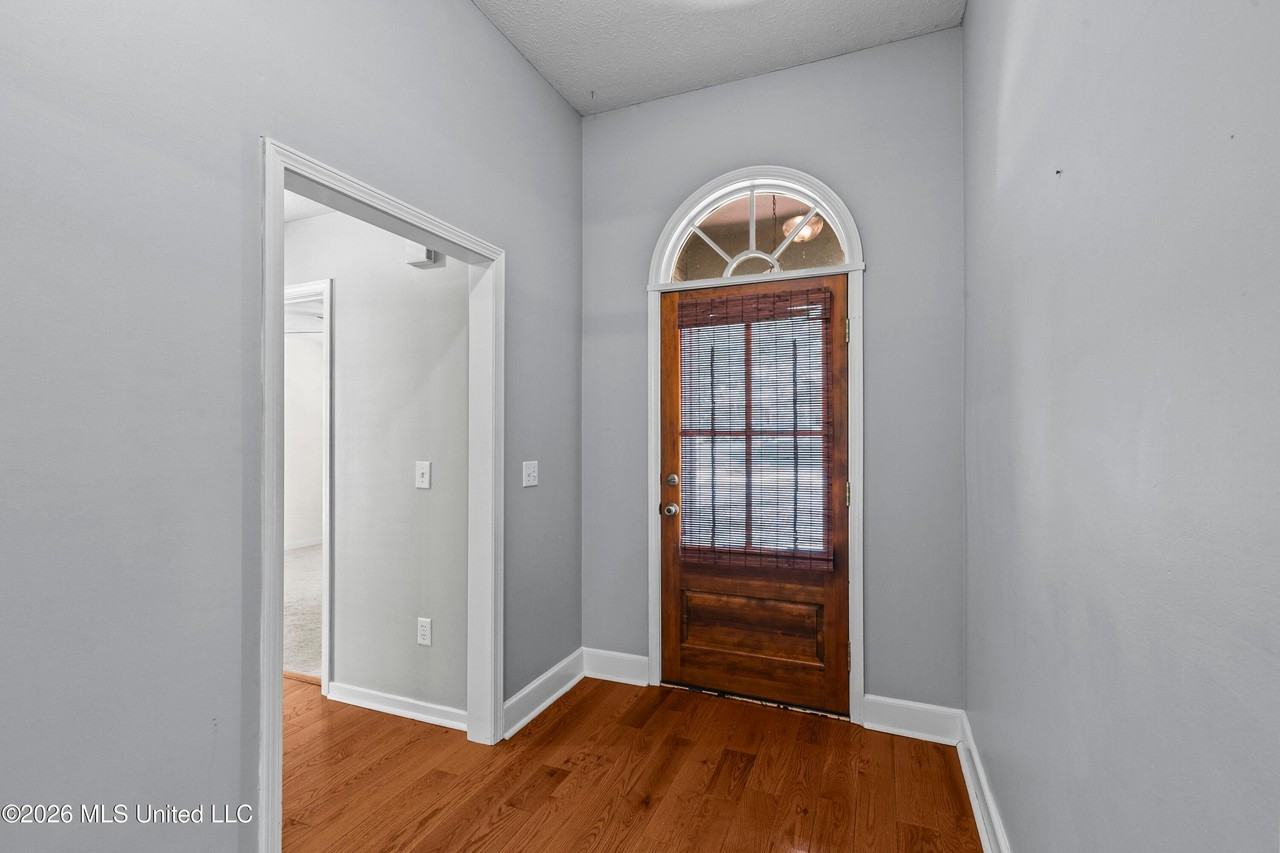 417 Madison Oaks Dr - Photo 3 of 28