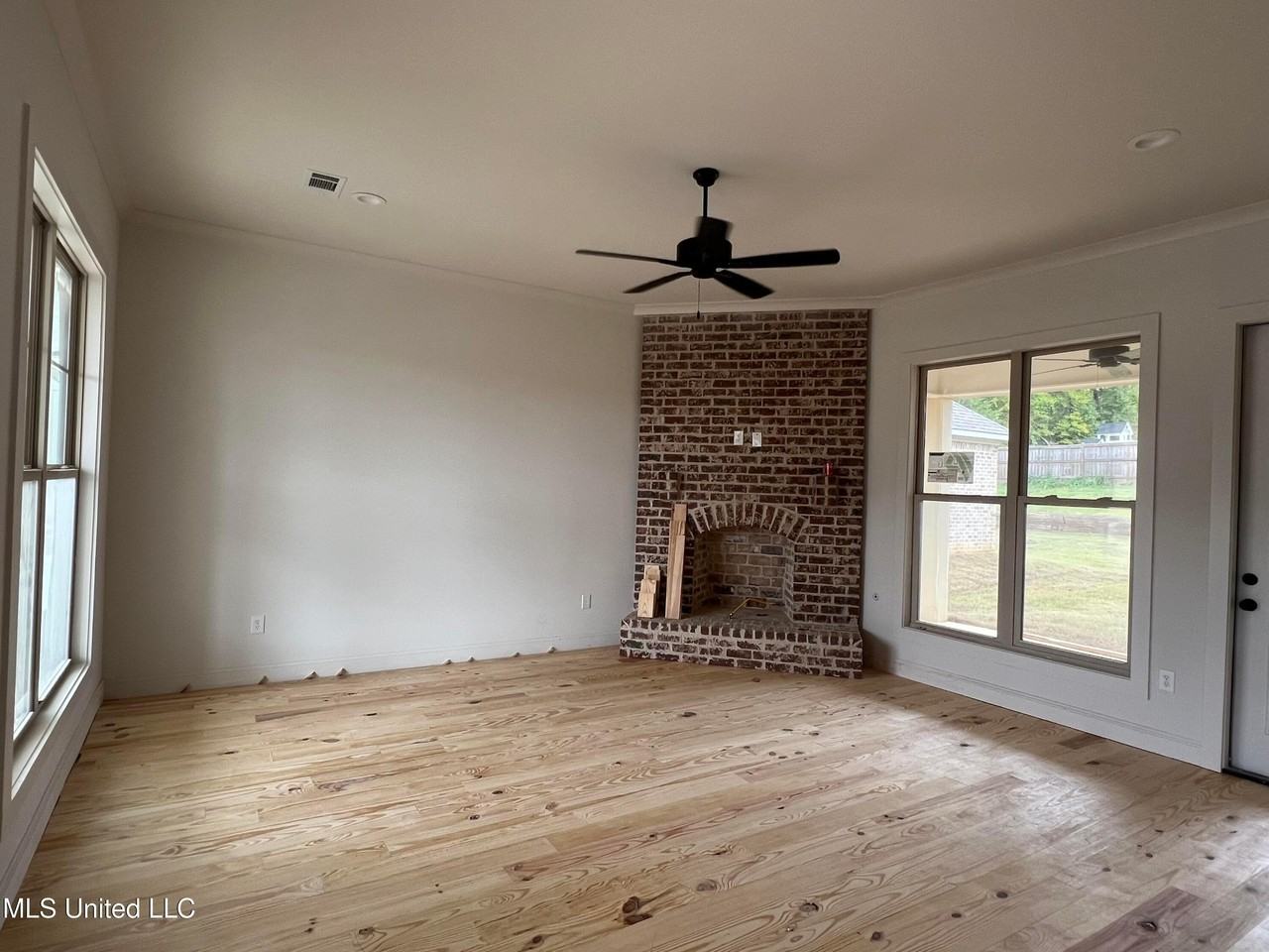 617 Cobalt Way - Photo 2 of 5