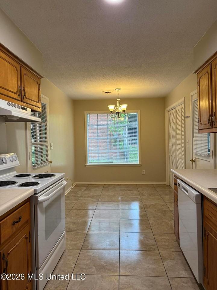 7087 Carrolton Dr W - Photo 7 of 20