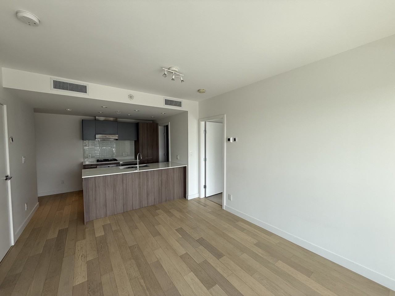 2220 Kingsway #1207 - Photo 7 of 13