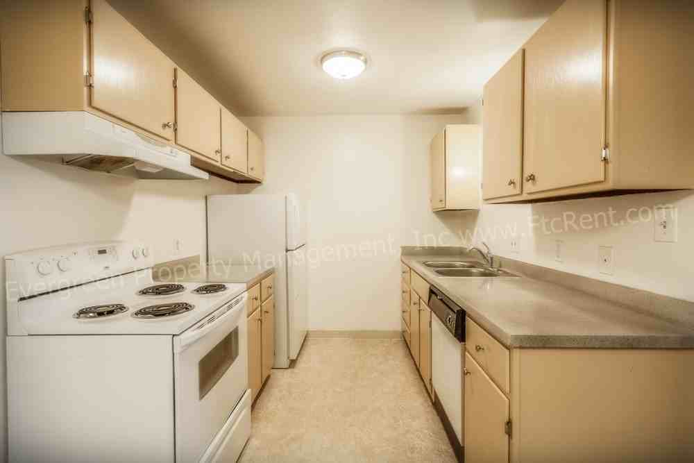 2034-2036 W Plum St - Photo 2 of 23