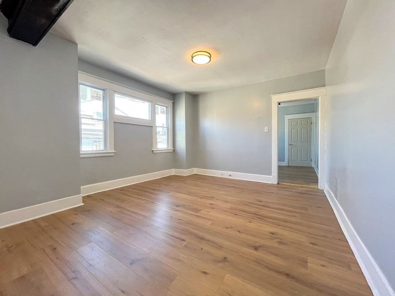 307 Berkshire Ave - Photo 3 of 16