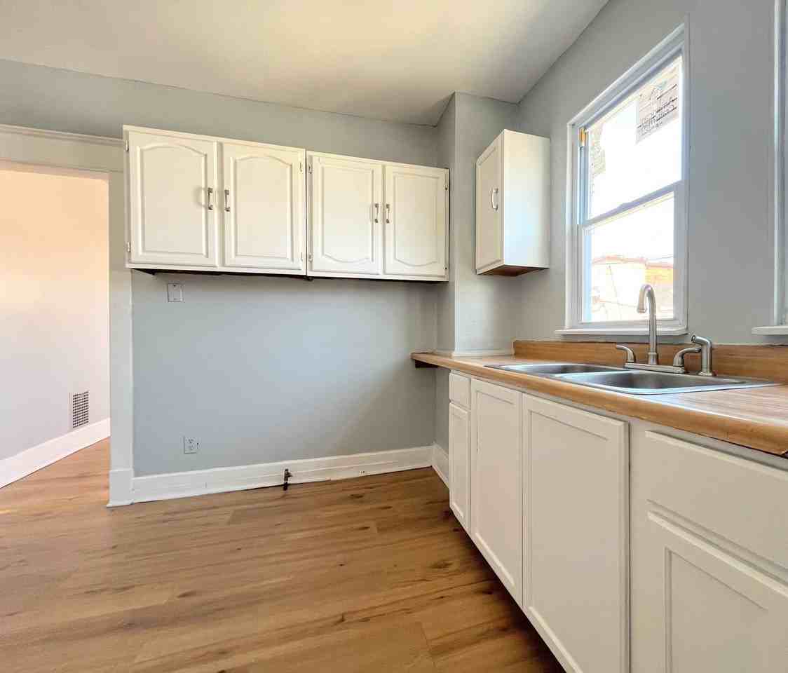 307 Berkshire Ave - Photo 4 of 16