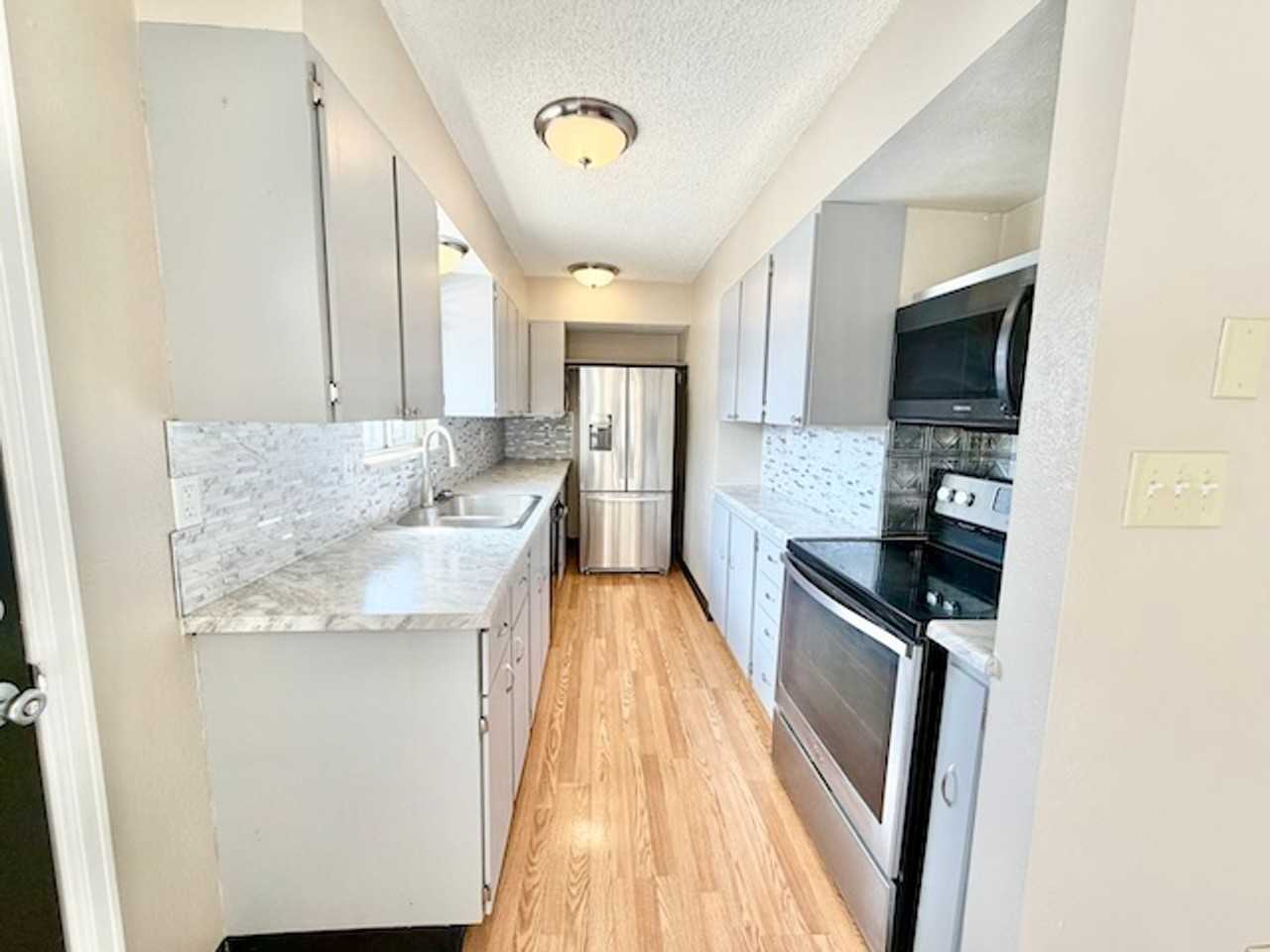 954 S Miller St - Photo 3 of 37