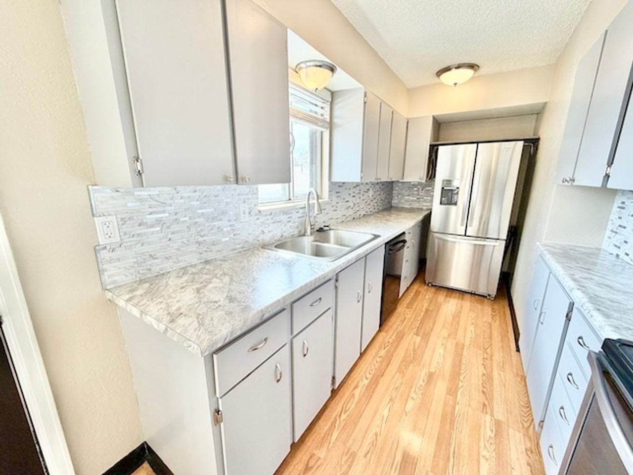 954 S Miller St - Photo 6 of 37