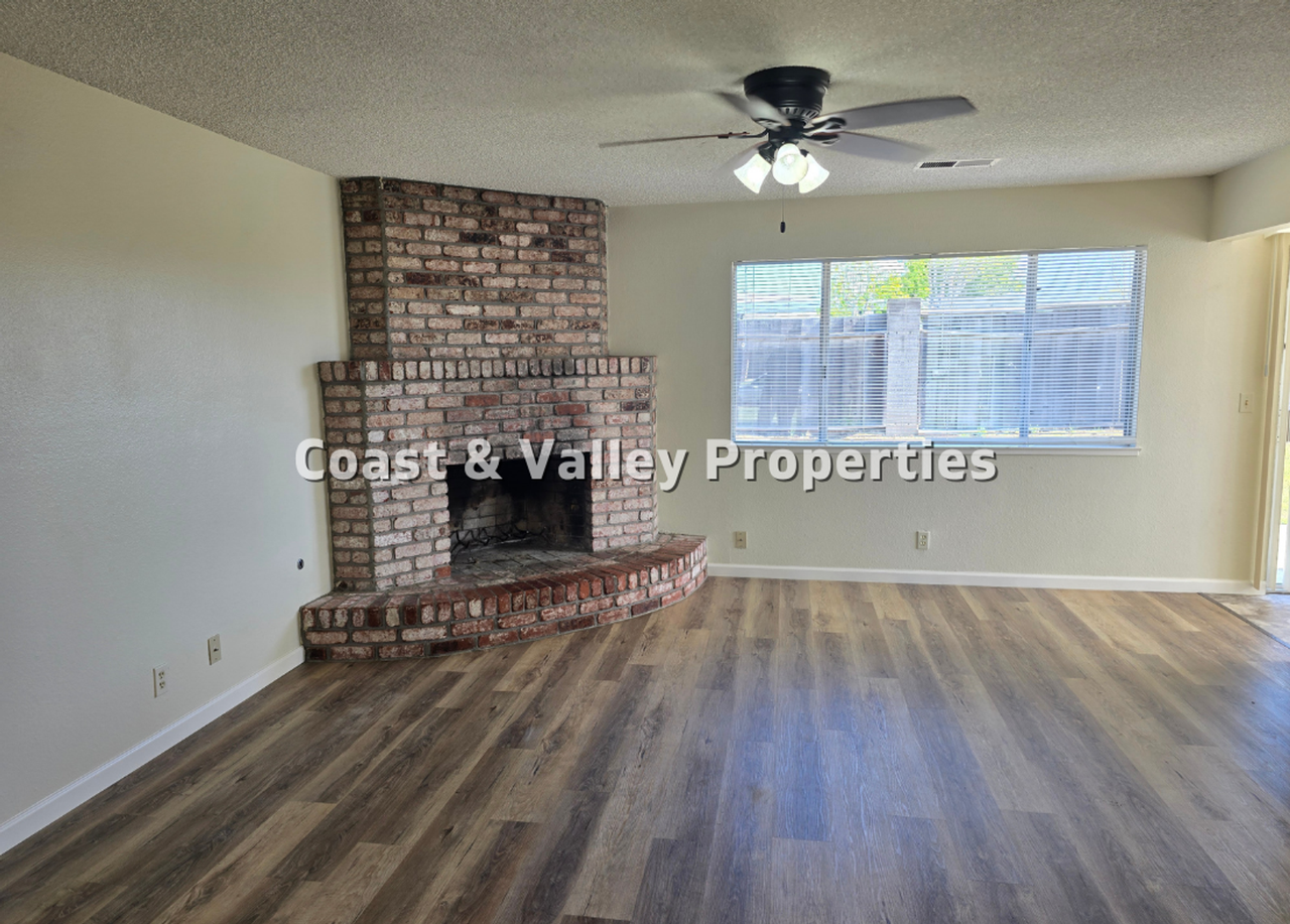 18545 Kennedy St - Photo 2 of 10