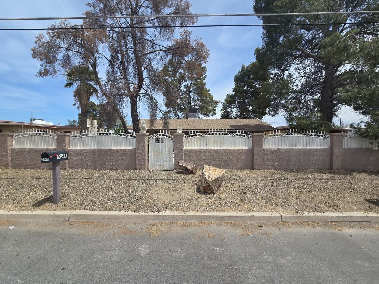 6141 S Southland Blvd - Photo 2 of 36