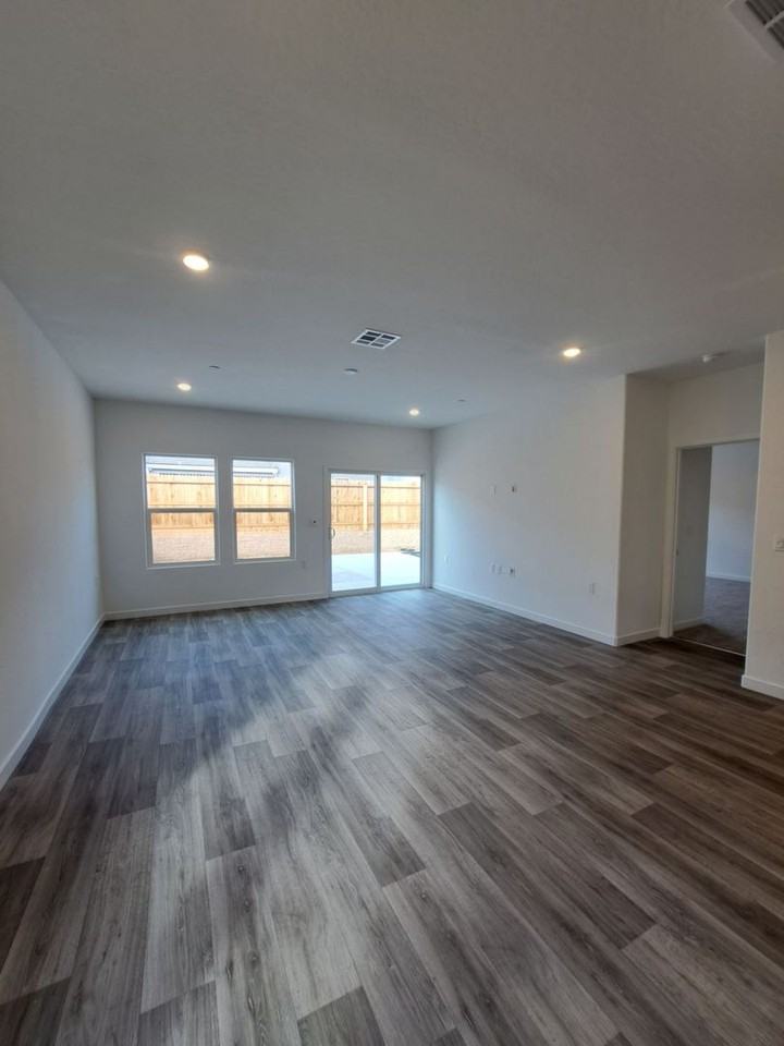 7046 W Willis Ave - Photo 7 of 22