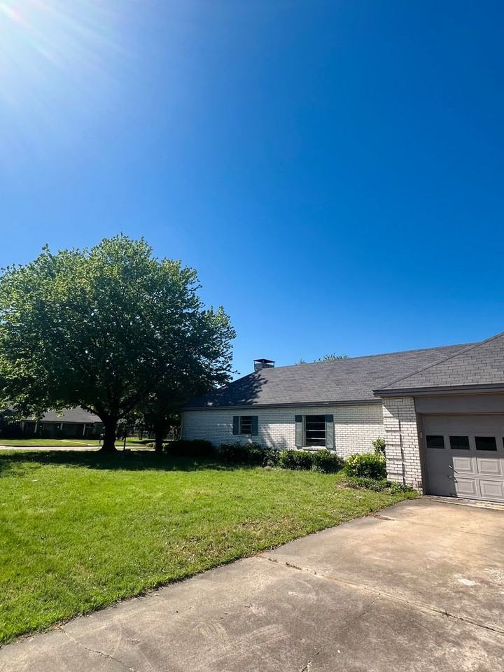 3808 Moores Ln - Photo 3 of 17