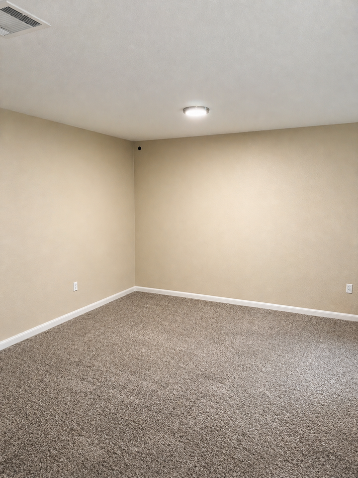 2402 Riley Dr - Photo 6 of 11