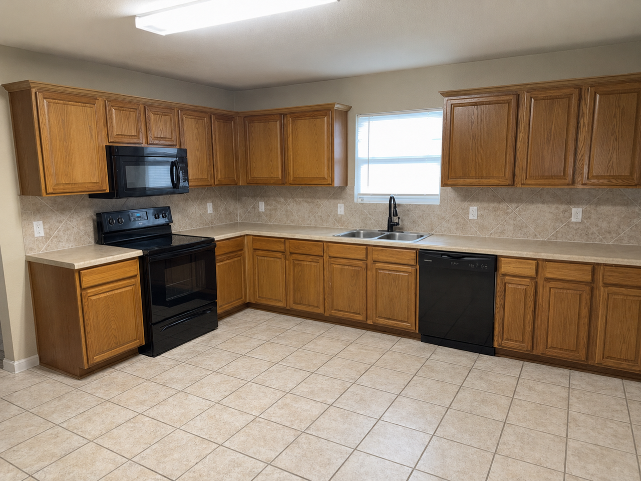 2402 Riley Dr - Photo 3 of 11
