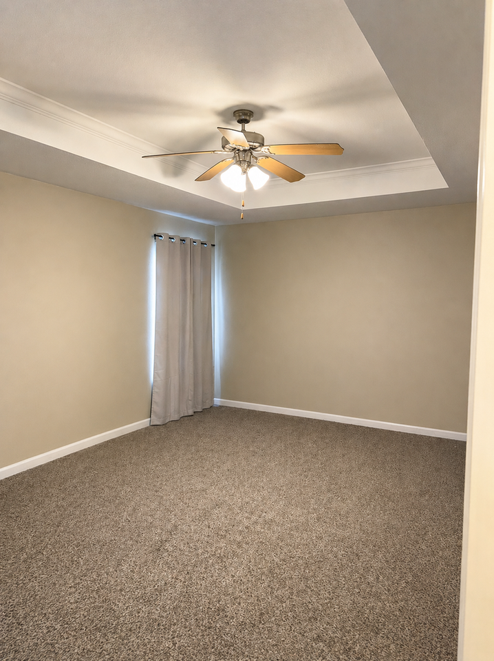 2402 Riley Dr - Photo 5 of 11