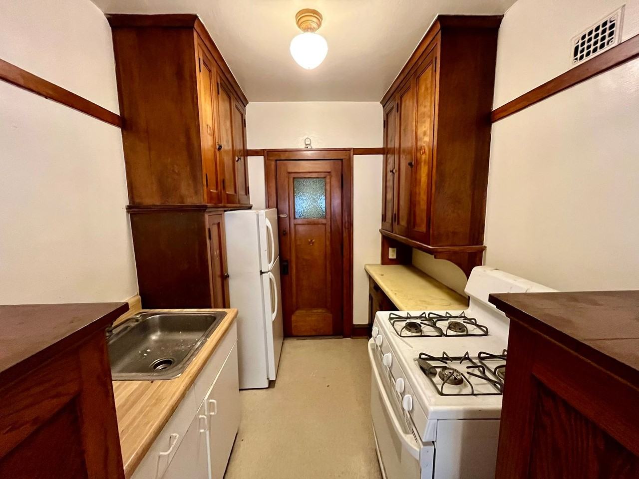 4455 N Oakland Ave - Photo 6 of 19