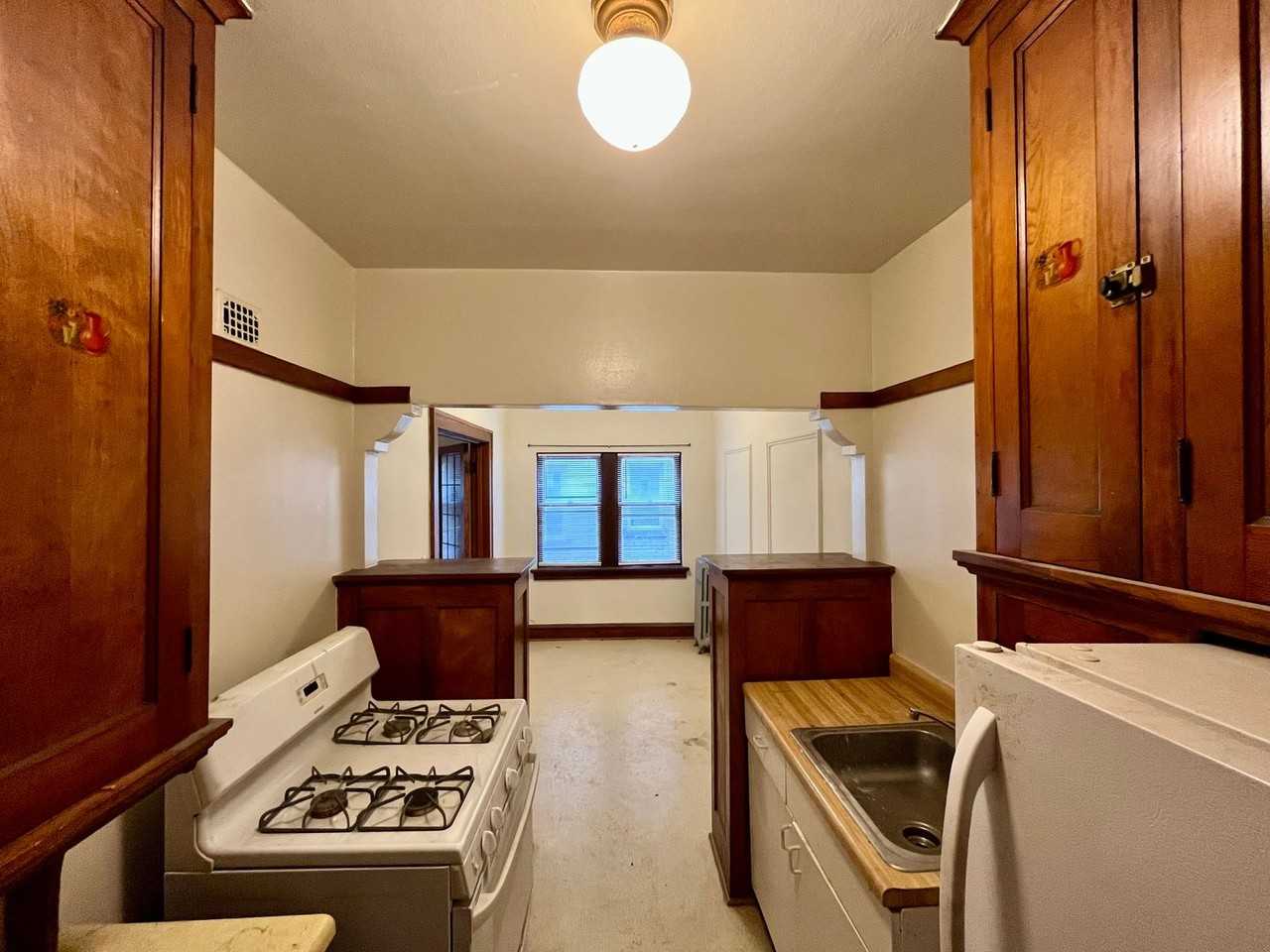 4455 N Oakland Ave - Photo 7 of 19